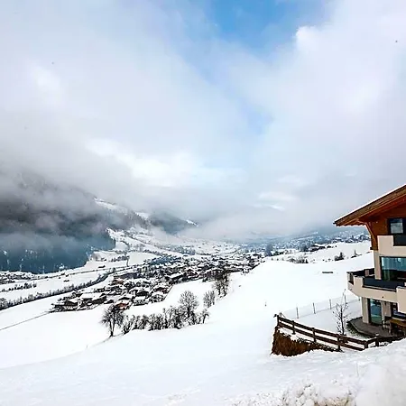 In Stubaital Near Lift, Cleaning Included نيوستيف ام ستوبيتا